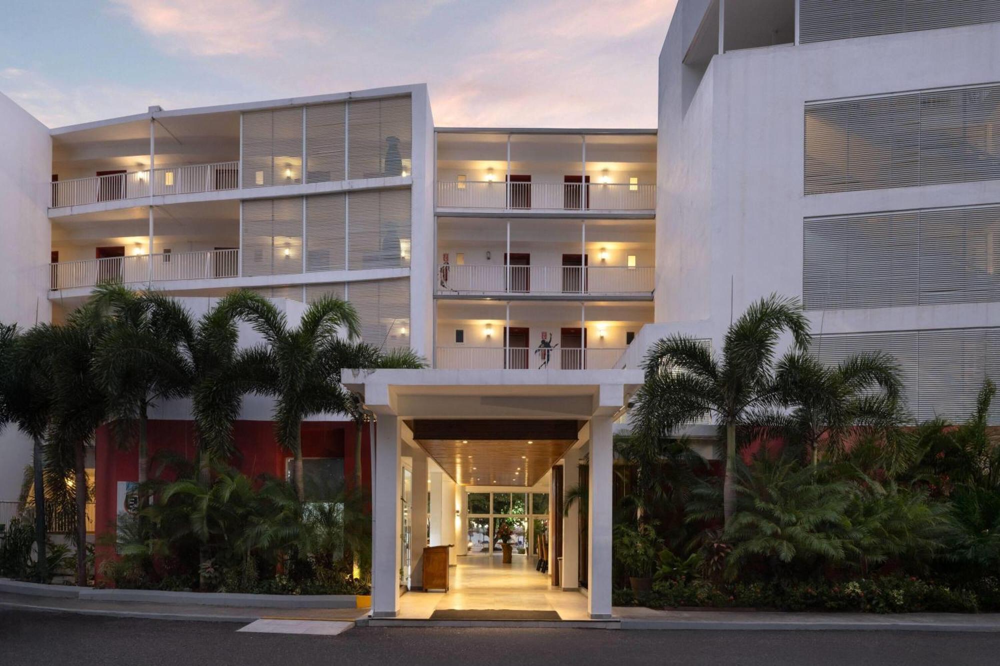 Grand Decameron Cornwall Beach, A Trademark All-Inclusive Resort Montego Bay Eksteriør bilde